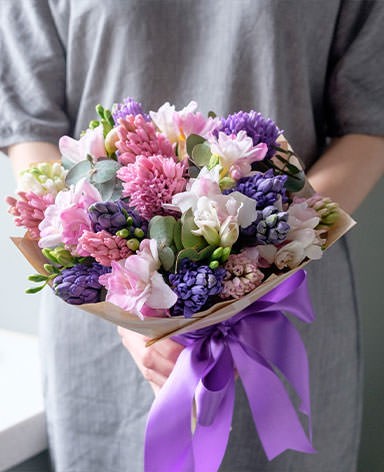 Бесплатная доставка цветов в Семилуках